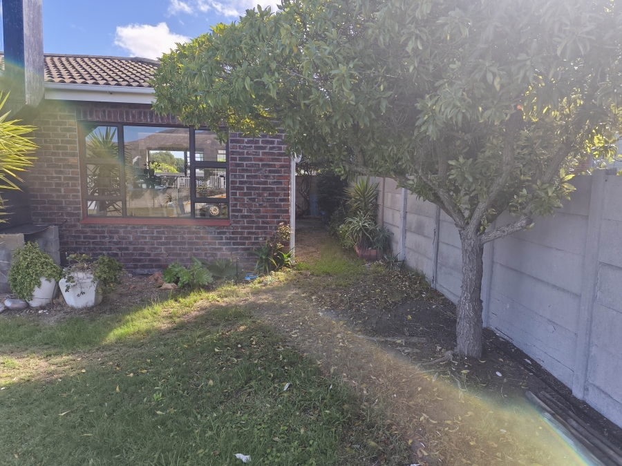 2 Bedroom Property for Sale in De Kelders Western Cape
